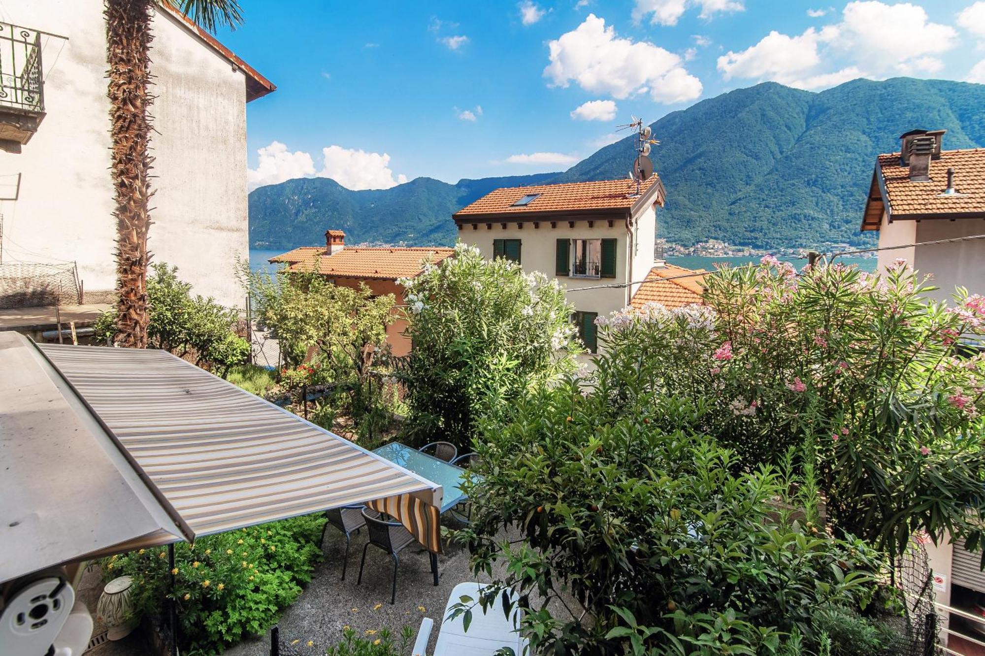 Delizioso Bilocale Vista Lago Colonno Exterior photo
