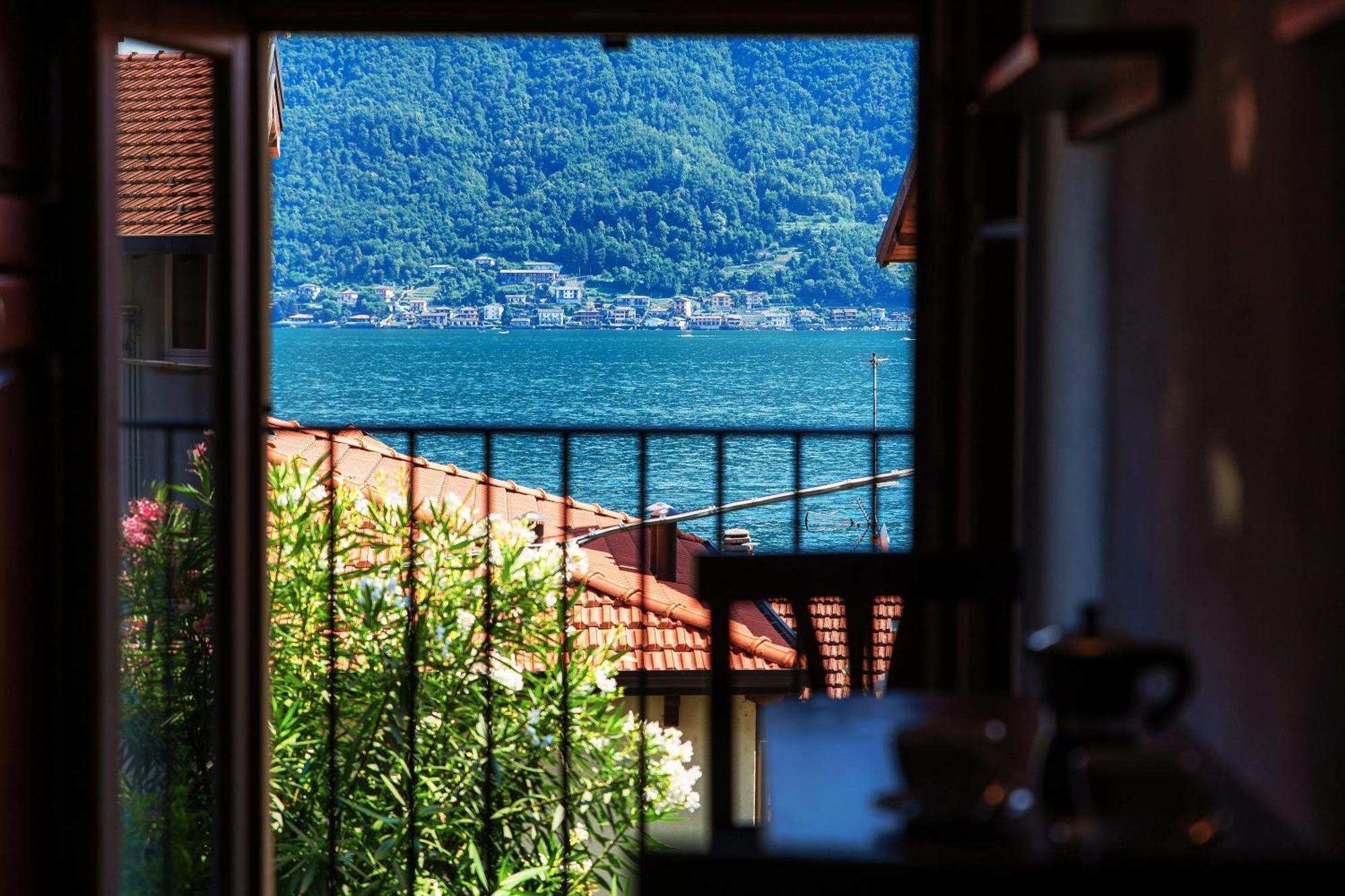 Delizioso Bilocale Vista Lago Colonno Exterior photo